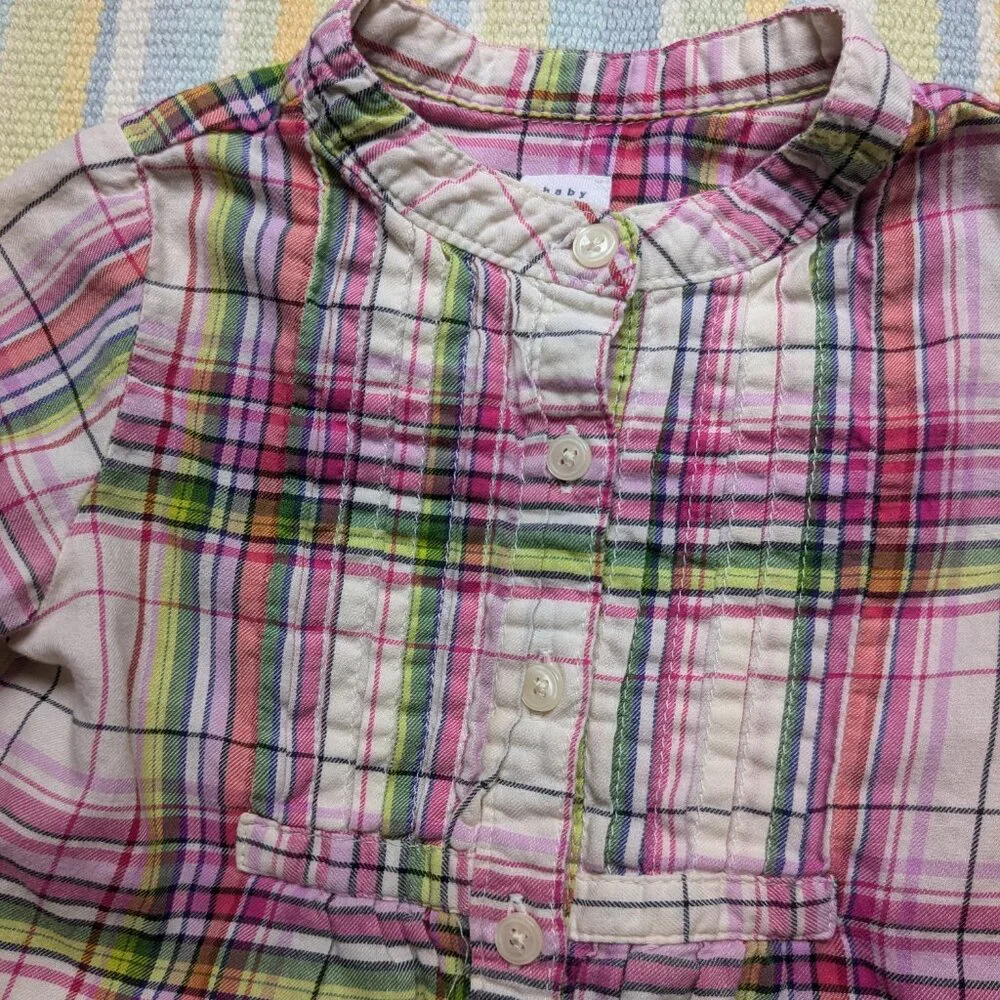 ⭐ GAP Plaid button down shirt 4T